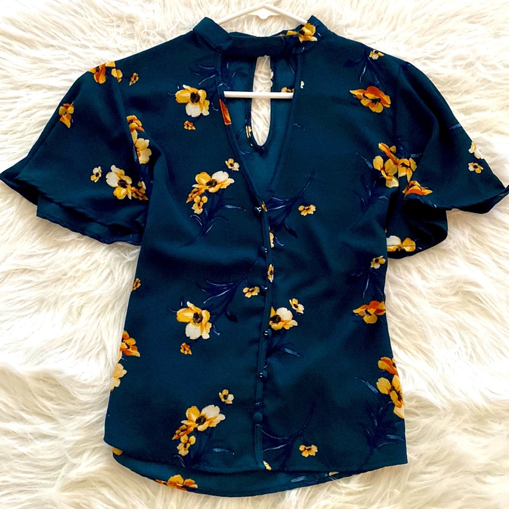 Green choker blouse